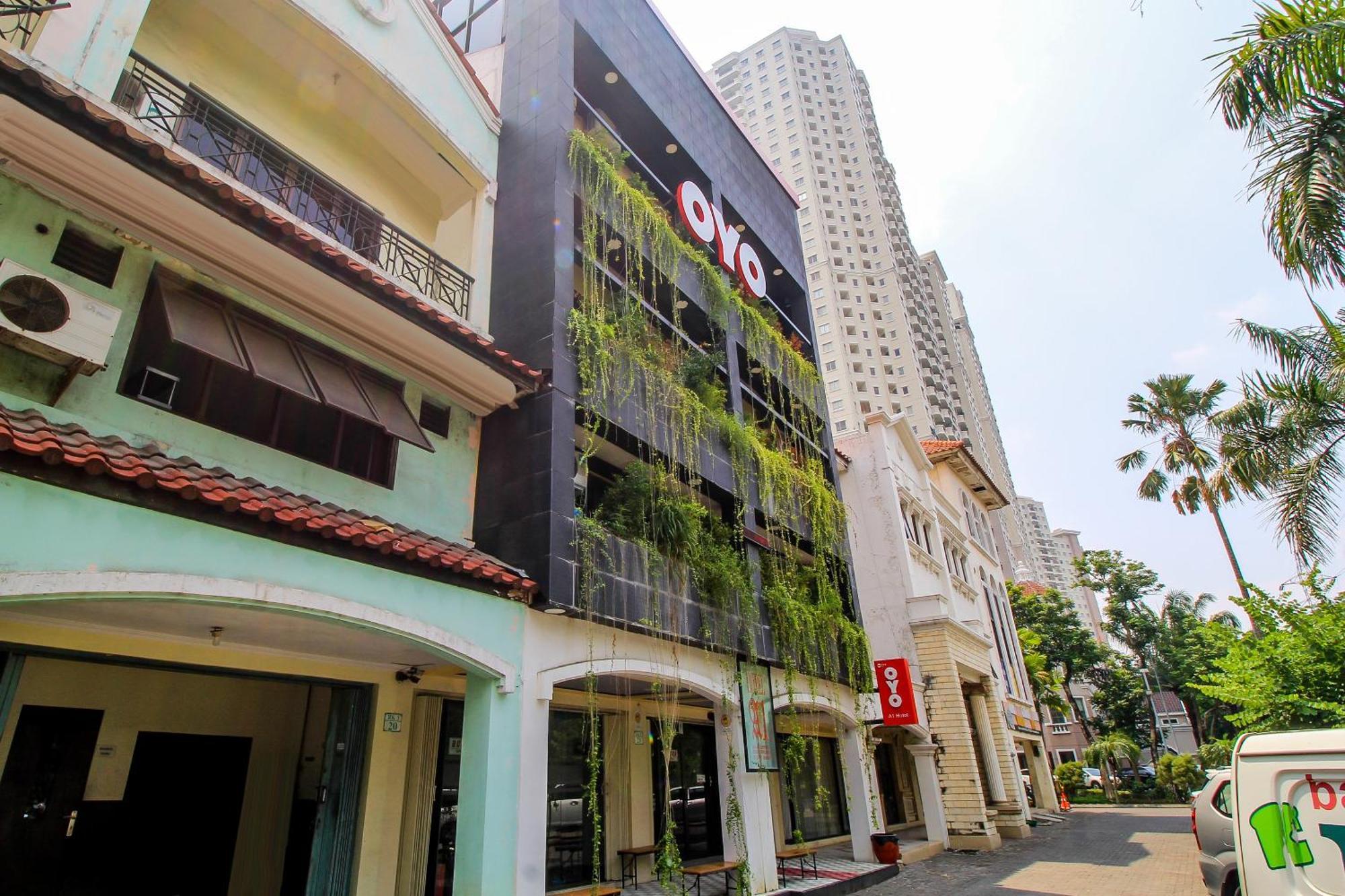 Super Oyo Capital O 217 A1 Hotel Surabaya Exterior photo